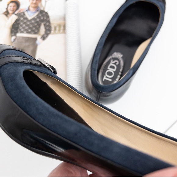 TOD’S . Navy Suede Kitten Heels - Picture 5 of 16